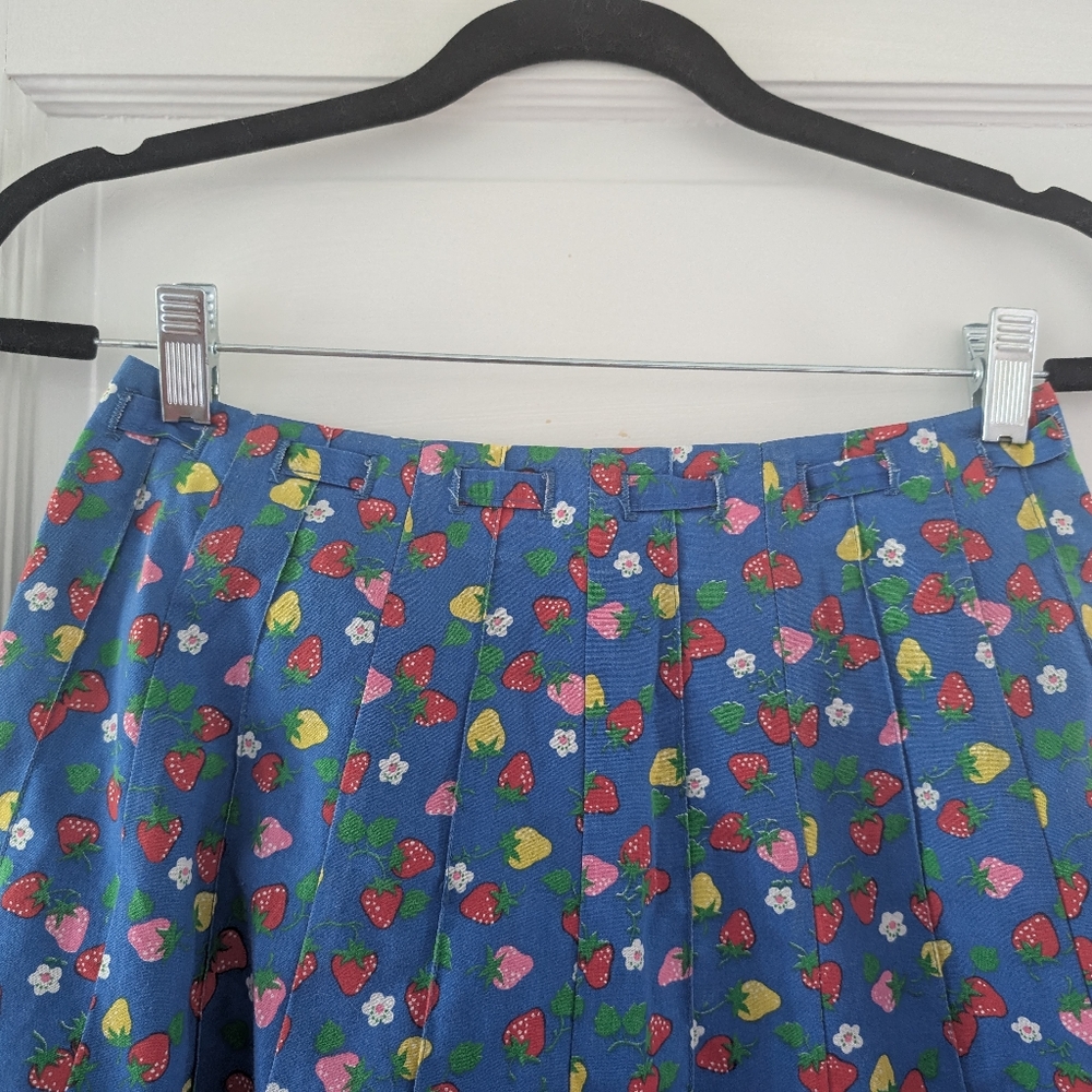 Modcloth Vintage - Strawberry Cotton Skirt by Copley Square Ltd - 1970s - Picture 7 of 8